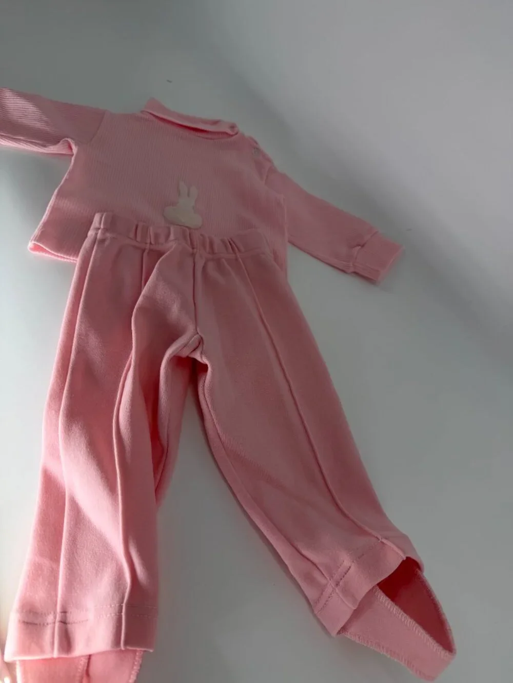 Vintage Fawn Togs 2-piece Baby outfit, pink 13-20 pounds